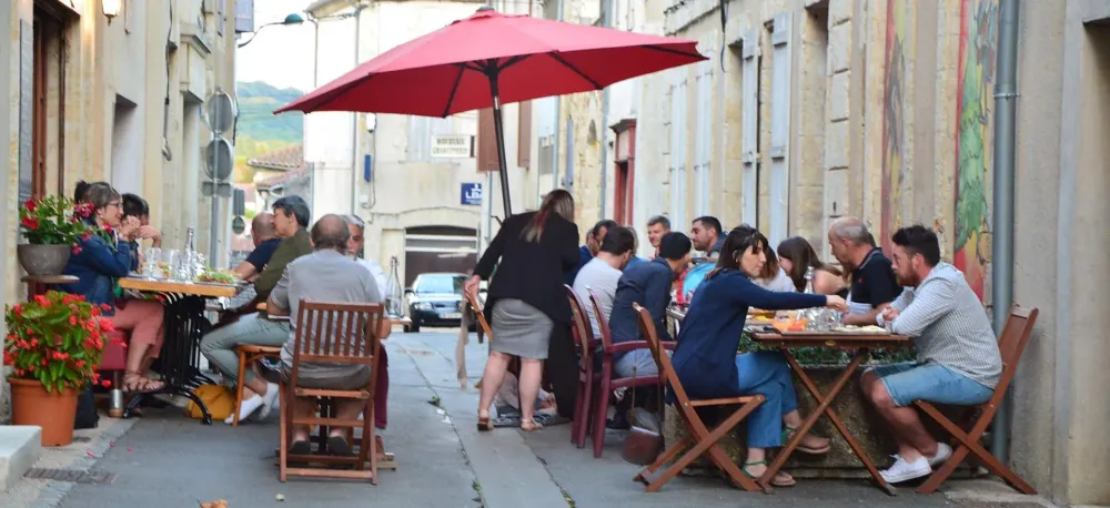 restaurant terrasse près de Castera-Verduzan